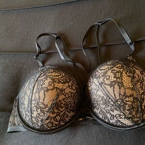 Victoria’s Secret Bombshell Bra 36B